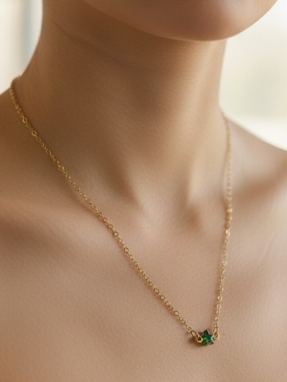 Star Necklace in Gold Iridescent